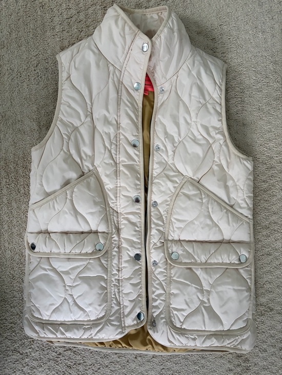J. Crew Jackets & Blazers - J. Crew Quilted Cream Sleeveless Vest